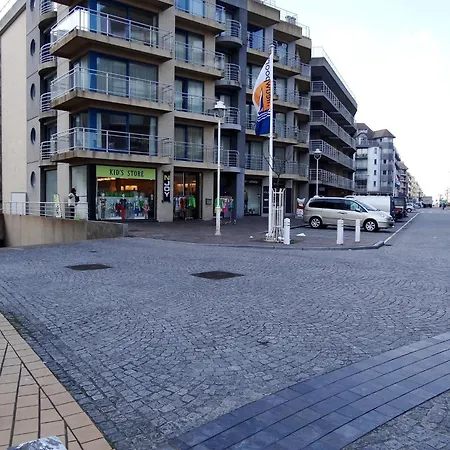 In Near The Apartman *